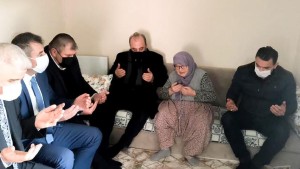 KARAMAN’DAN GAZİ AİLESİNE ZİYARET