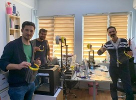 YÜZ KORUYUCU SİPERLİK ÜRETİYORLAR