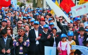 1 Mayıs meydanlarda kutlanıyor