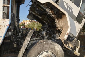 KAMYON GARAJINDA KORKUTAN YANGIN