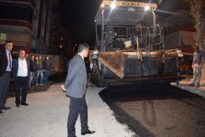 BAŞKAN ACAR ASFALTLAMA ÇALIŞMALARINI İNCELEDİ