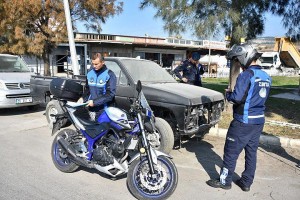 BELEDİYEDEN HURDA ARAÇ TEMİZLİĞİ