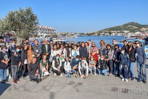 BEŞ YABANCI ÜLKEDEN ÖĞRENCİLER FOÇA’YI GEZDİLER