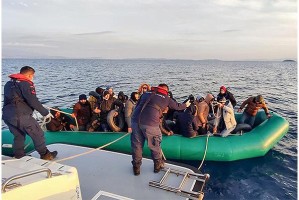 41 DÜZENSİZ GÖÇMEN KURTARILDI