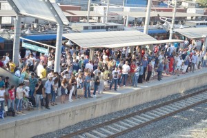 İZBAN SEFERLERİNDE AKSAMA