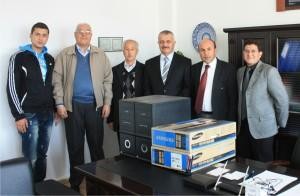 Servisçiler Milli Eğitim’e 2 bilgisayar bağışladı