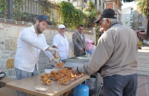 UÇAK KAZASINDA ÖLENLER İÇİN LOKMA HAYRI