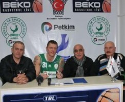 Kaspars Kambala imzaladı