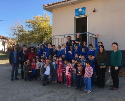 KARDEŞLERİNE YARDIM ETTİLER