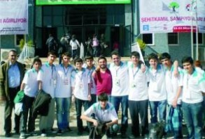 ALİAĞA BELEDİYESİ SANTRANÇ TAKIMI'NDAN TARİHİ BAŞARI