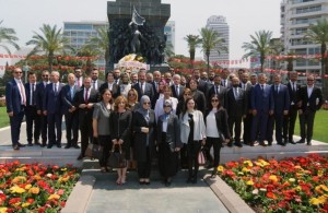 AK PARTİ İZMİR İL YÖNETİMİ GÖREVE BAŞLADI