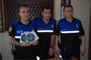 POLİS ALİAĞALI VATANDAŞLARI UYARIYOR