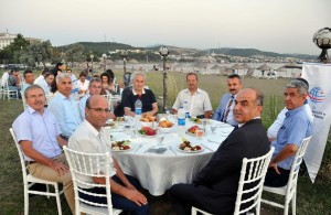 DENİZCİLER AKŞAM YEMEĞİNDE BULUŞTU