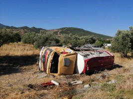 KÖY YOLUNDA VİDANJÖR DEVRİLDİ