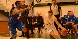 ALİAĞA PETKİM LİGE TUTUNDU