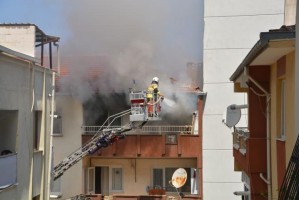 ALİAĞA’DA EV YANGINI