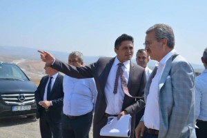 REKTÖR, ÜNİVERSİTE İÇİN GELDİ