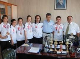 Kaymakam tekvandocu  gençleri ödüllendirdi