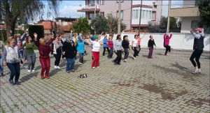 SAĞLIK İÇİN SOKAĞA ÇIKTILAR