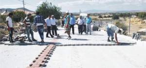 KÖYLERE HİZMET GÖTÜRÜYORLAR