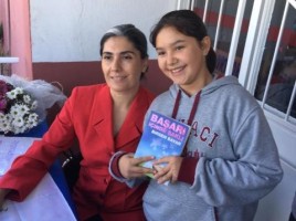 HELVACI’DA ÖĞRENCİLER YAZARLARLA BULUŞUYOR