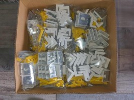 DUYARLI ESNAFTAN VATANDAŞA ÜCRETSİZ DEPREM KİTİ