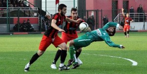 ALİAĞA'DA NEFESLER TUTULDU