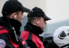 İZMİR EMNİYETİ'NDE "KULAKLIK" DÖNEMİ