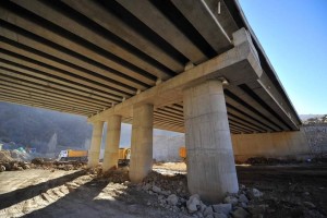 OTOYOL VE KÖPRÜLER TAMAMLANIYOR AMA…