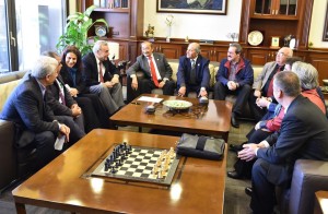 "ETLE TIRNAK GİBİYİZ"