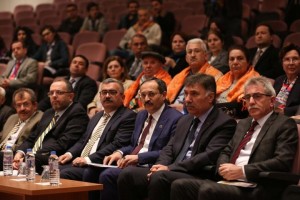 DEÜ’NÜN TARİH SEMPOZYUMU’NDA ÖZKURT’A TEŞEKKÜR