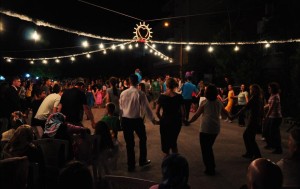 SOKAK DÜĞÜNLERİ YASAKLANDI