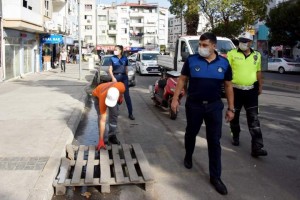 KALDIRIM İŞGALİNE GEÇİT YOK