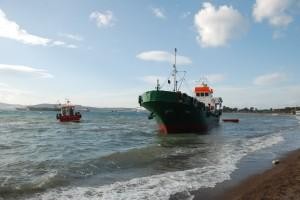 LODAS GEMİYİ KARAYA SÜRÜKLEDİ..