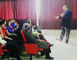 İYİ DERSLER’DE MESLEK TANITIM GÜNLERİ DEVAM EDİYOR