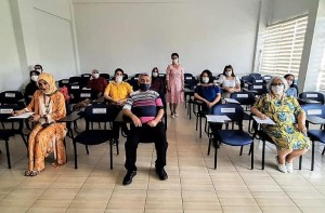 MASKE ÜRETİM EKİBİNE BAŞARI BELGESİ