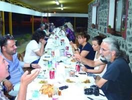 İŞADAMI ŞİMŞEK’TEN İFTAR YEMEĞİ