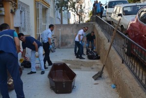 BALKONDAN DÜŞEN USTA ÖLDÜ