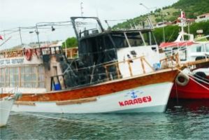 Teknede yangın ucuz atlatıldı