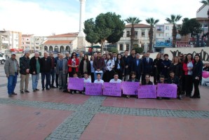 CHP’Lİ GENÇLER KADINLARI UNUTMADI