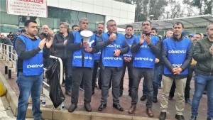 TÜPRAŞ İŞÇİSİ EYLEMLERİNE DEVAM EDİYOR