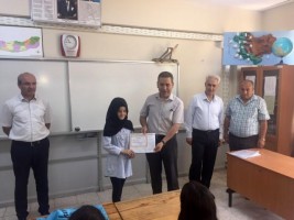 ÖĞRENCİLER KARNELERİNİ ALDI