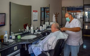 “GÖNÜL RAHATLIĞIYLA BERBER VE KUAFÖRE GİDEBİLİRLER”