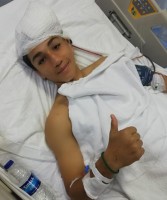 KÖPEKLERDEN KAÇARKEN DÜŞÜP AĞIR YARALANDI