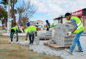 BOZULAN YOLLAR YENİLENİYOR