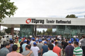 TÜPRAŞ İŞÇİSİ ‘PERŞEMBE’Yİ BEKLİYOR