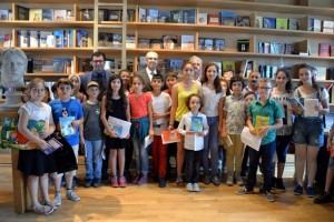 ÇOCUKLARIN KARNE HEDİYESİ KÜTÜPHANEDEN