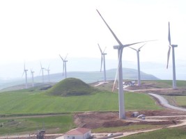 ALİAĞA’YA RÜZGAR TÜRBİNİ FABRİKASI KURULUYOR