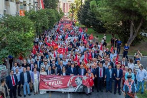 “9 Eylül’ümüz kutlu olsun”