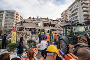 DEPREMİN YARALARI SARILIYOR